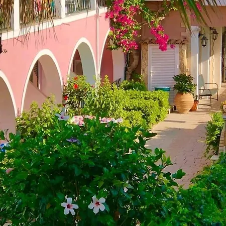 Sofia's Hotel 2*