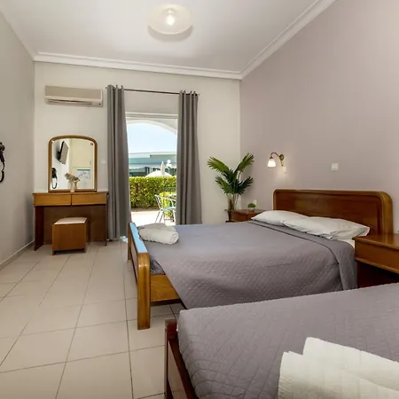 ホテル Sofia's Kalamákion