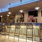 Sofia's Отель Каламакион